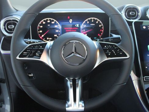 Used 2026 Mercedes-Benz GLC 300 image 16