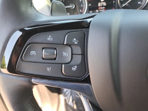 Used 2023 Buick Enclave Essence AWD/4WD image 17