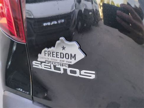 Used 2024 Kia Seltos LX image 13