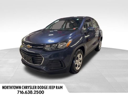 Used 2018 Chevrolet Trax LS image 1