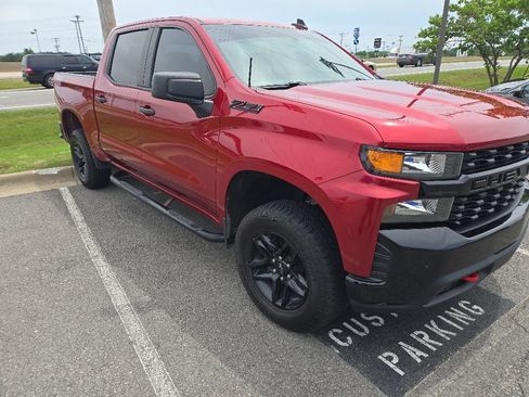 Used 2021 Chevrolet Silverado 1500 Custom Trail Boss w/ LPO, Dark Essentials Package AWD/4WD image 4