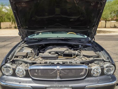Used 2006 Jaguar XJ8 RWD image 16