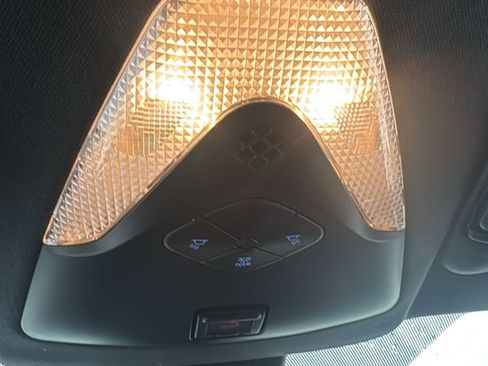 Used 2020 Toyota C-HR XLE image 29