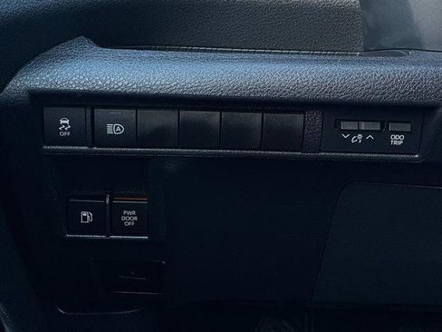 Certified 2026 Toyota Sienna Limited FWD image 27