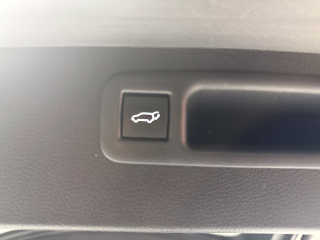 Used 2023 Toyota Highlander XSE AWD/4WD image 15