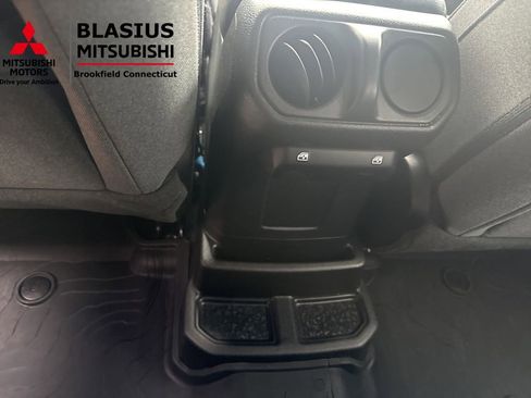 Used 2024 Jeep Wrangler Unlimited w/ Convenience Group AWD/4WD image 41