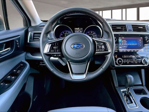 Used 2019 Subaru Outback 2.5i Limited AWD/4WD image 8