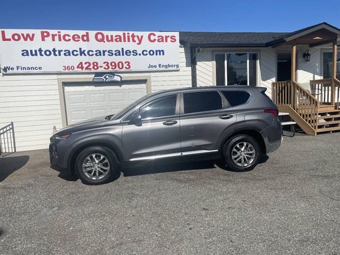 Used 2019 Hyundai Santa Fe SE AWD/4WD image 2
