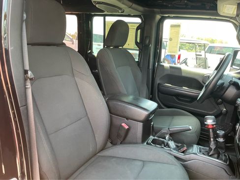 Used 2018 Jeep Wrangler Unlimited Sport AWD/4WD image 25