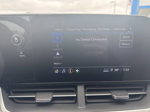 Used 2024 Chevrolet Trax LS image 28