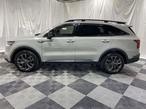 Used 2023 Kia Sorento SX Prestige image 2