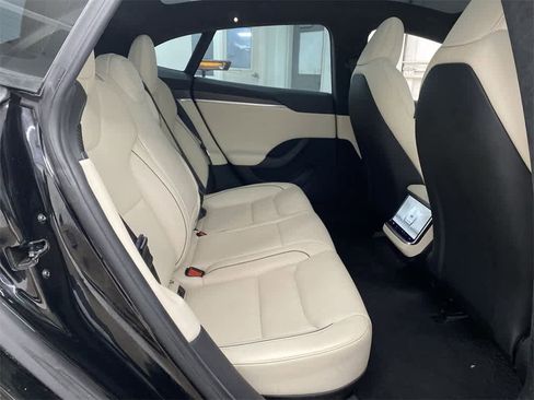 Used 2023 Tesla Model S Plaid image 16