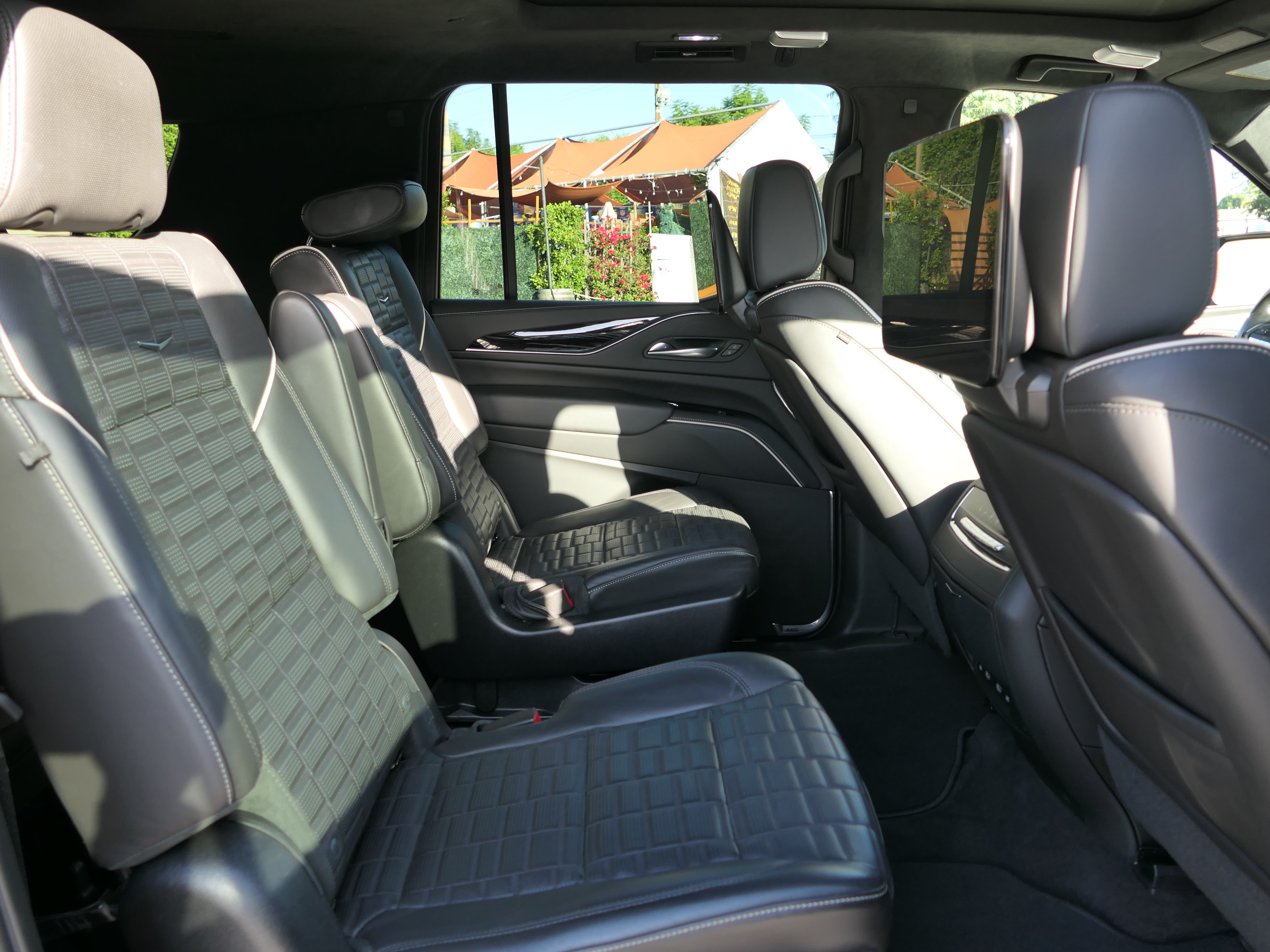 Used 2023 Cadillac Escalade ESV V AWD/4WD image 26