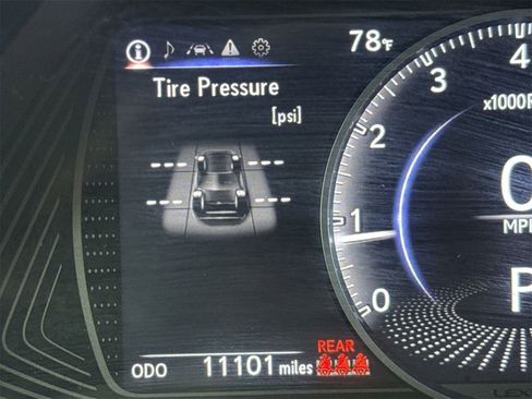 Used 2022 Lexus UX 200 image 23