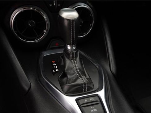 Used 2020 Chevrolet Camaro LT image 20