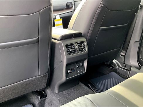 New 2026 Nissan Rogue Platinum image 18