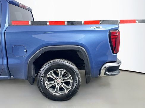 Used 2024 GMC Sierra 1500 SLT AWD/4WD image 40