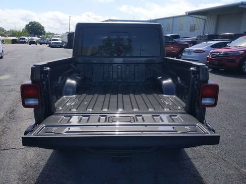 Used 2023 Jeep Gladiator Rubicon w/ Trailer Tow Package AWD/4WD image 14