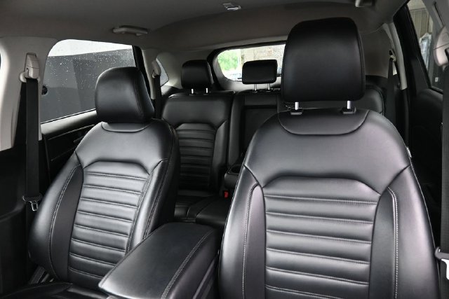 Used 2024 Ford Edge SEL AWD/4WD image 15