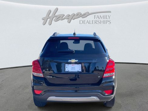 Used 2018 Chevrolet Trax LT w/ LT Convenience Package image 4