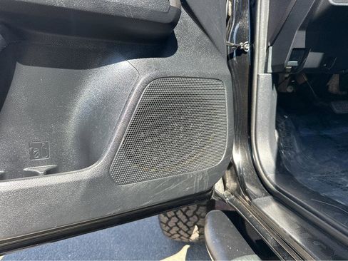 Used 2017 Toyota Tacoma TRD Sport w/ Tow Package image 34