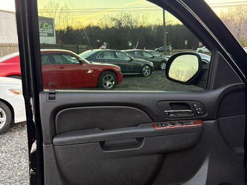 Used 2010 Chevrolet Suburban LTZ image 10