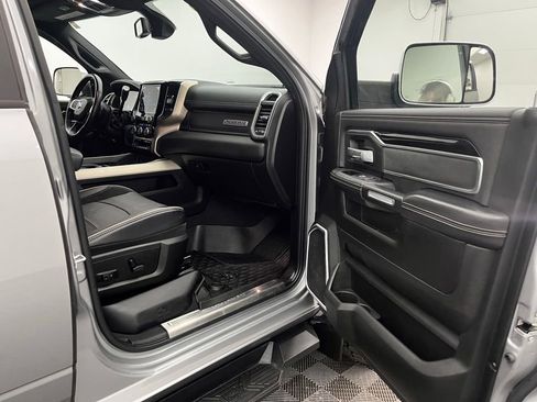 Used 2019 RAM 2500 Laramie AWD/4WD image 32