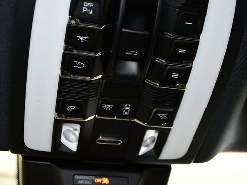 New 2026 Porsche Macan AWD/4WD image 42