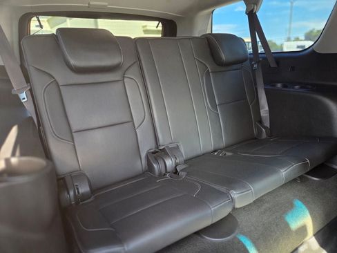 Used 2018 GMC Yukon XL SLT w/ Premium Edition AWD/4WD image 13