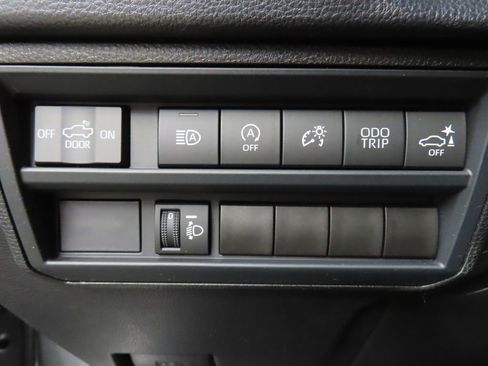 Used 2025 Toyota Tundra SR5 w/ SR5 Convenience Package AWD/4WD image 46