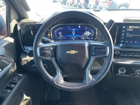 Used 2023 Chevrolet Silverado 1500 LT AWD/4WD image 14