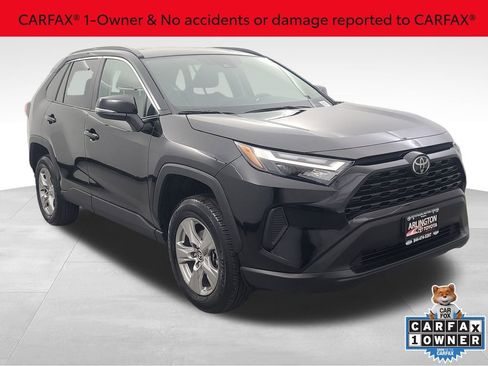 Used 2025 Toyota RAV4 XLE image 3
