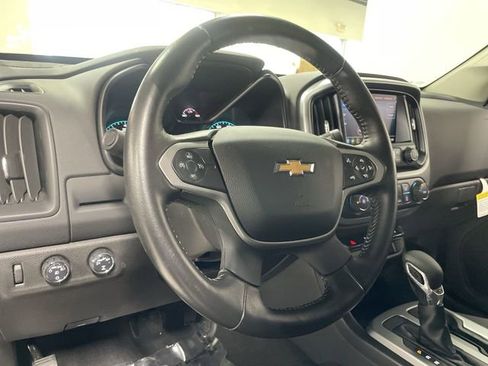 Used 2022 Chevrolet Colorado LT w/ LT Convenience Package image 14