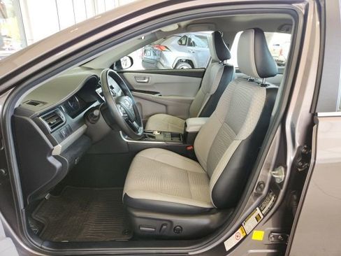 Used 2015 Toyota Camry SE image 16