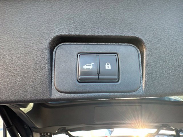 Used 2024 Nissan Rogue SL w/ SL Premium Package AWD/4WD image 18