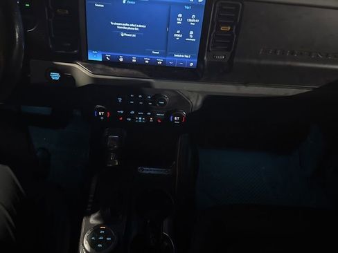 Used 2021 Ford Bronco Badlands image 5