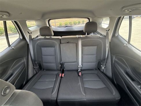 Used 2022 GMC Terrain SLE image 21