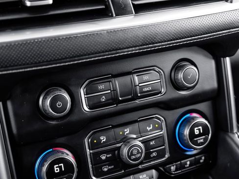 Used 2024 Chevrolet Suburban Premier image 20