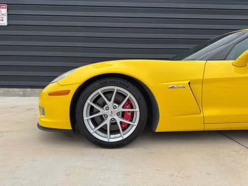 Used 2011 Chevrolet Corvette Z06 w/ Preferred Equipment Group RWD image 20