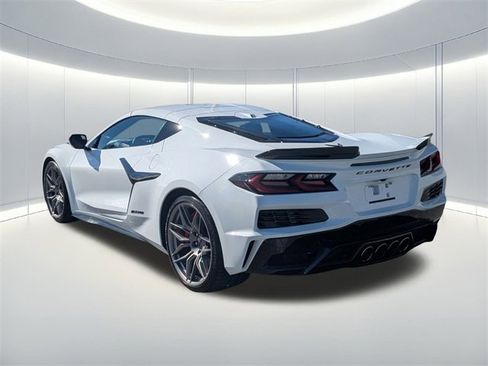 Used 2025 Chevrolet Corvette Z06 image 7