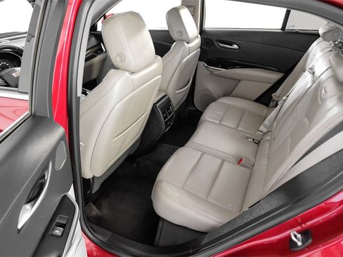 Used 2019 Cadillac XT4 Premium Luxury image 41