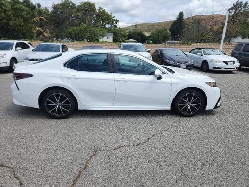 Used 2024 Toyota Camry SE FWD image 6