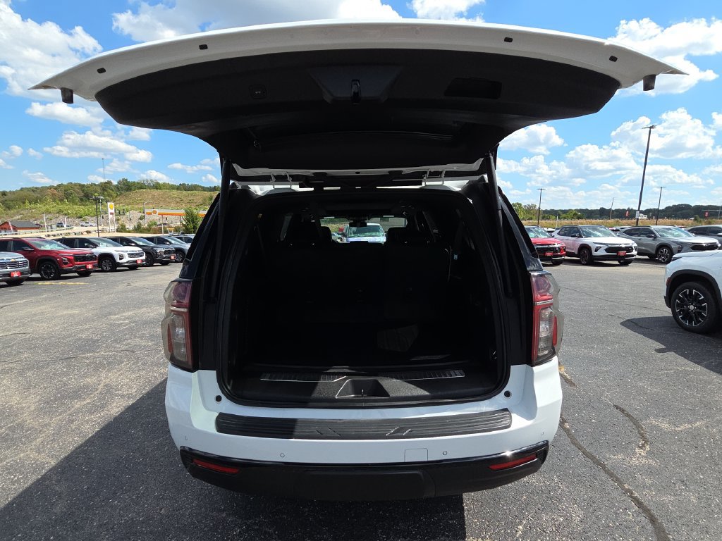 Certified 2024 Chevrolet Suburban Z71 w/ Luxury Package AWD/4WD image 33