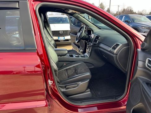 Used 2021 Jeep Grand Cherokee Laredo X image 15