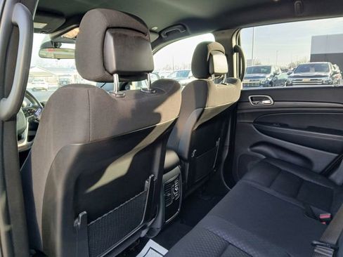 Used 2020 Jeep Grand Cherokee Laredo image 13