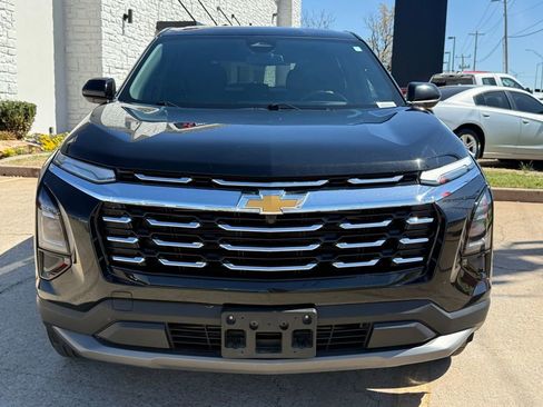 Used 2025 Chevrolet Equinox LT AWD/4WD image 3