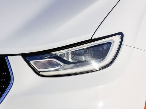 Used 2022 Chrysler Pacifica Touring-L FWD image 5