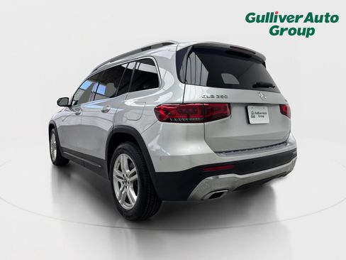 Used 2020 Mercedes-Benz GLB 250 4MATIC w/ Parking Assistance Package image 5