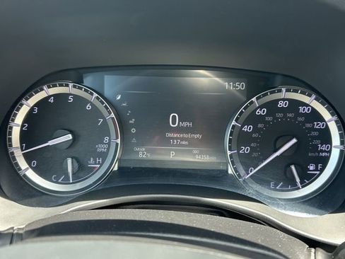 Used 2022 Toyota Highlander XLE FWD image 13