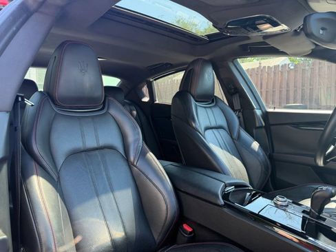 Used 2017 Maserati Quattroporte S GranSport RWD image 32
